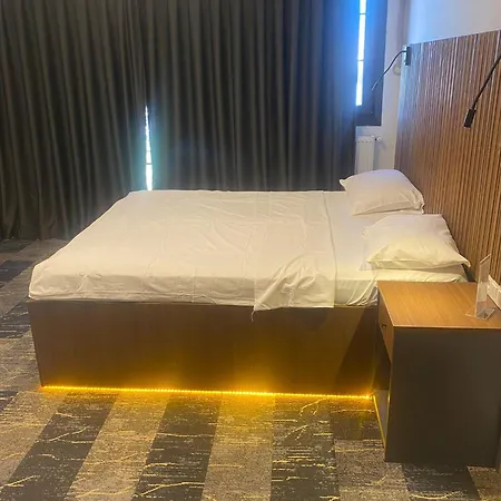 Vicolo Moda Kadikoey Hotel 3*